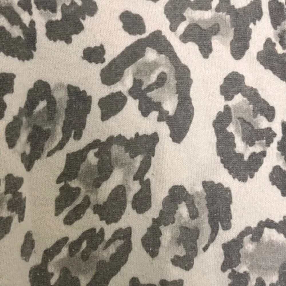 Chico's Zenergy Zip Front Hoodie with pockets Sz 3 XL 16  Grey Cheetah print - Picture 5 of 7